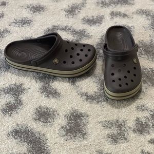 white sherpa crocs